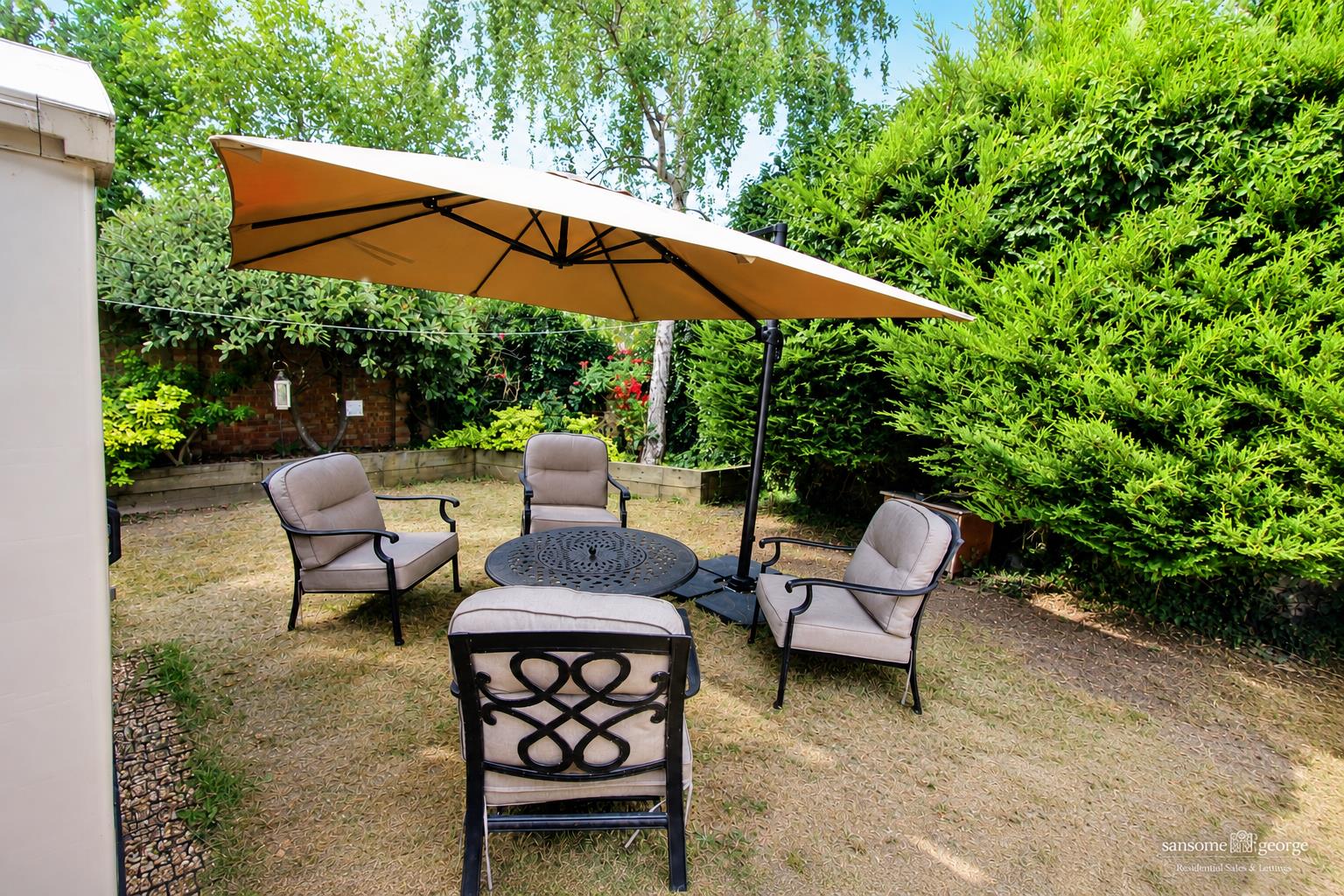 Primrose Close, Purley On Thames, Reading